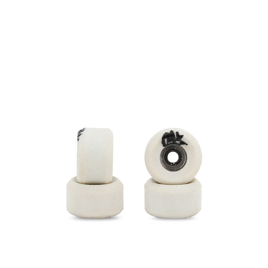 Oak Wheels Simple on RV2V White